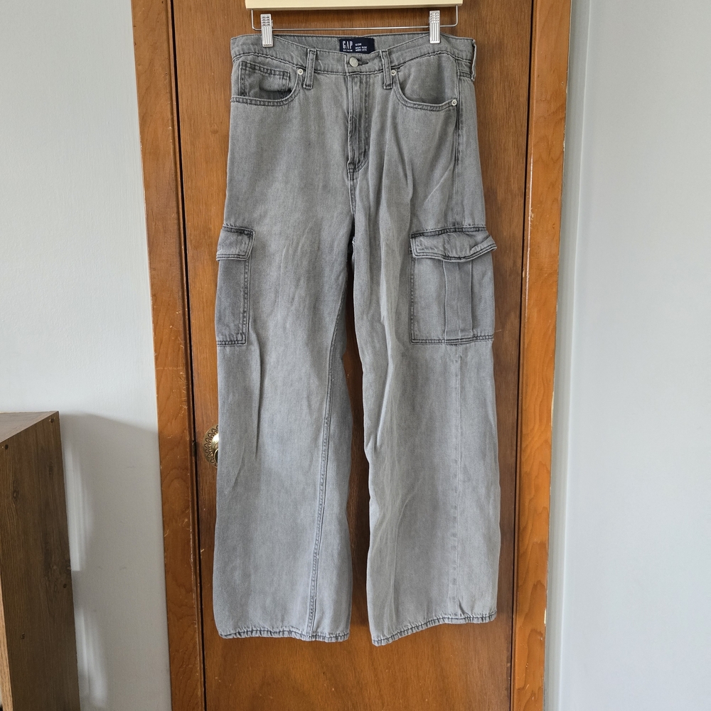 GAP High Rise Wide Leg Gray Cargo Jeans, Size 31